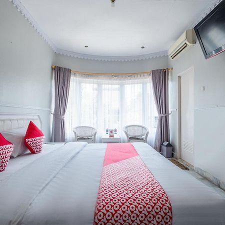Oyo 1444 Patradissa Stasiun Bandung Hotel Экстерьер фото