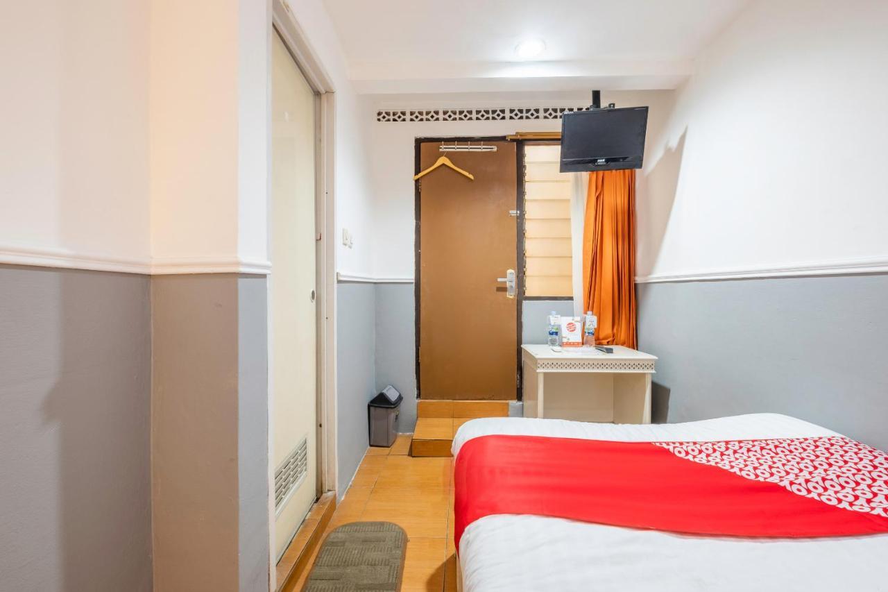 Oyo 1444 Patradissa Stasiun Bandung Hotel Экстерьер фото